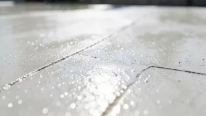 jak długo podlewać wylewkę z miksokreta